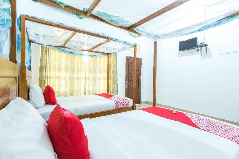 Oyo 1895 Lamancha Homestay Kuta  Dış mekan fotoğraf